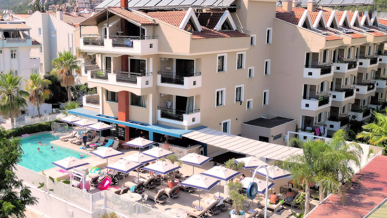 Aegean Princess Apartments Swimming Pool & Garden